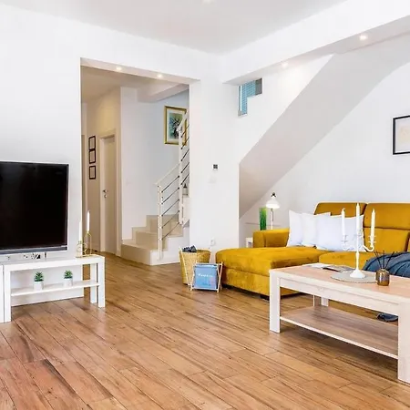 Private With Private Heated Pool In Cote D'azur Appartement Menton