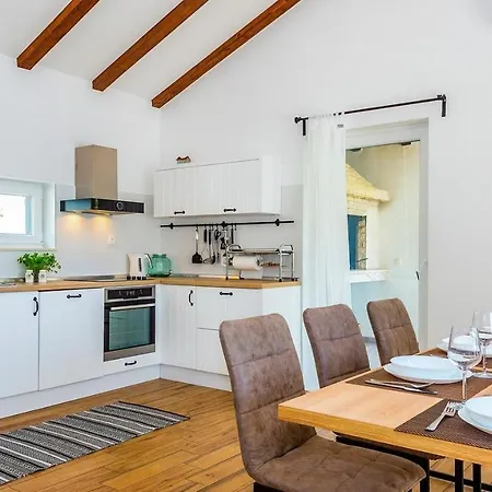 Private With Private Heated Pool In Cote D'azur Appartement Menton